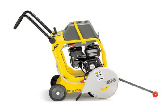 Нарезчик швов бензиновый Wacker Neuson BFS 735 A по выгодной цене в Сургуте. Надежное качество и лучшие условия ждут вас.